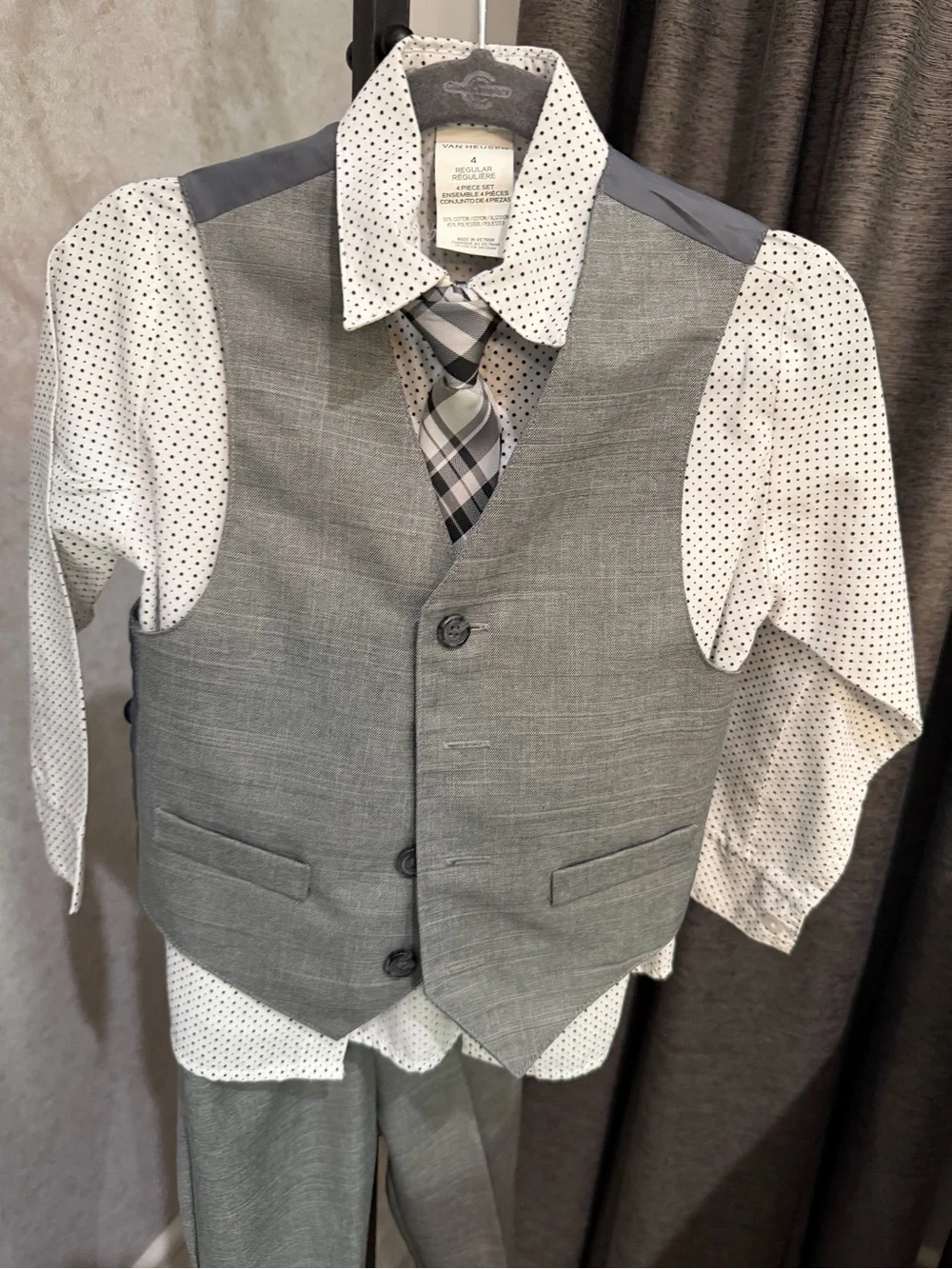 Van Heusen Boys' 4-piece Formal Suit Set, Vest, Pants, Dress Shirt, & Tie size 4